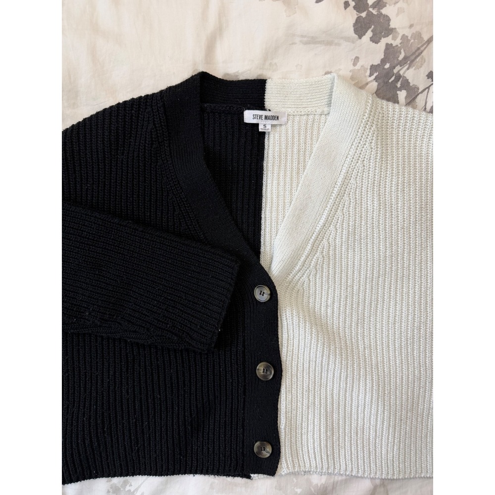 Steve Madden Colorblock Cardigan Black White Ribbed Knit Sweater BM306223